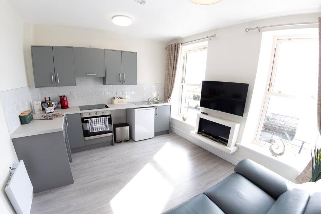 קוב Unit 2 Island View Apartments With Stunning Harbour View מראה חיצוני תמונה